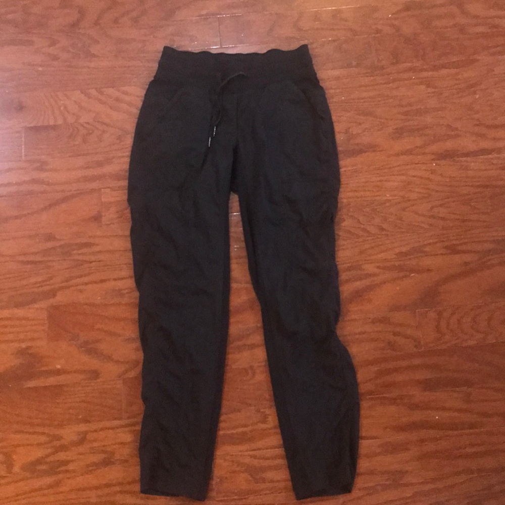 Lulu lemon studio crops